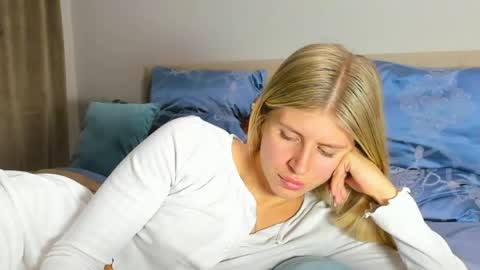 Snapshot of kirraa_ chatting on May 30, 8:39 pm Kira online show from May 30, 8:39 pm