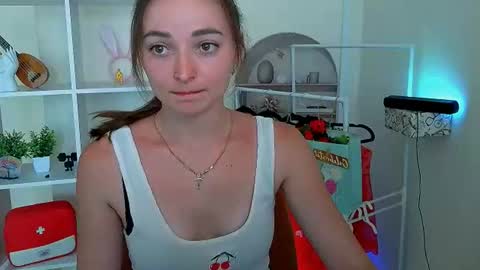 Snapshot of kiss_shy chatting on June 28, 3:29 pm Valeria online show from June 28, 3:29 pm
