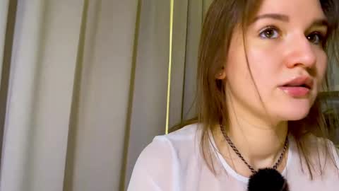 Snapshot of kissable_era chatting on May 7, 9:36 am call me Luna online show from May 7, 9:36 am