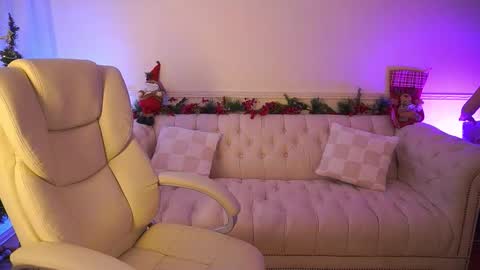 KissableKira online show from December 22, 7:05 am