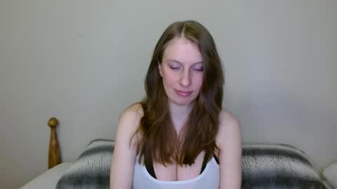 Snapshot of kissallie chatting on February 27, 10:42 pm Allie online show from February 27, 10:42 pm