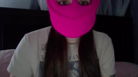 kissandtell1357 online show from October 20, 3:51 am