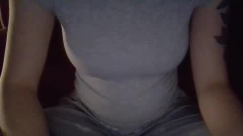 kissandtell1357 online show from December 22, 5:26 am