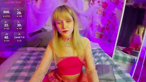 Snapshot of kisschristie__ chatting on November 14, 7:12 pm christie online show from November 14, 7:12 pm