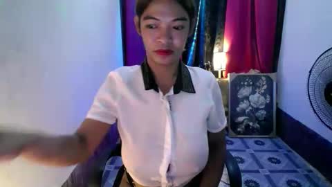 Snapshot of kisses_asian143 chatting on November 9, 10:46 am VICTORIA online show from November 9, 10:46 am