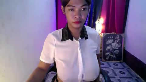 Snapshot of kisses_asian143 chatting on November 12, 9:32 am VICTORIA online show from November 12, 9:32 am