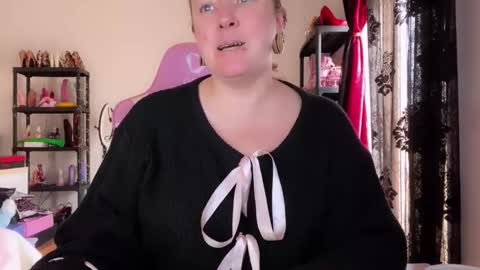 kissica online show from December 19, 11:28 am