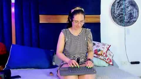 Kissing Company online show from April 22, 4:37 am