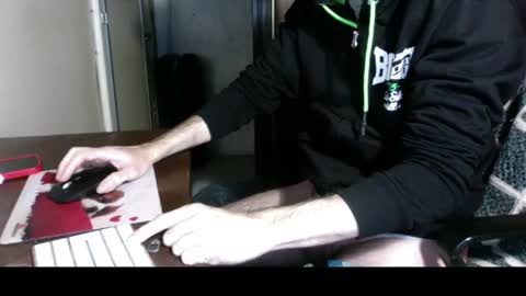 Snapshot of kissofbanned1983 chatting on November 7, 2:28 pm kissofbanned1983 online show from November 7, 2:28 pm