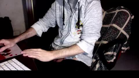 Snapshot of kissofbanned1983 chatting on November 21, 10:19 pm kissofbanned1983 online show from November 21, 10:19 pm