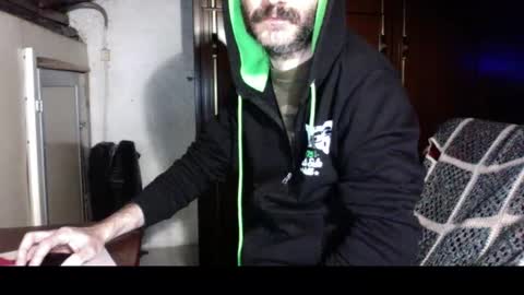 Snapshot of kissofbanned1983 chatting on December 1, 5:40 pm kissofbanned1983 online show from December 1, 5:40 pm