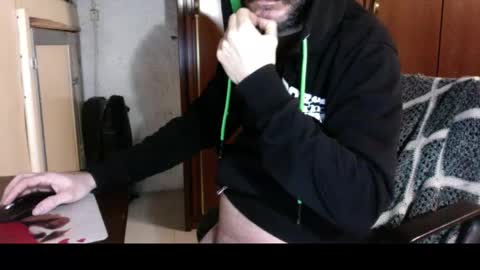 Snapshot of kissofbanned1983 chatting on December 4, 4:16 pm kissofbanned1983 online show from December 4, 4:16 pm