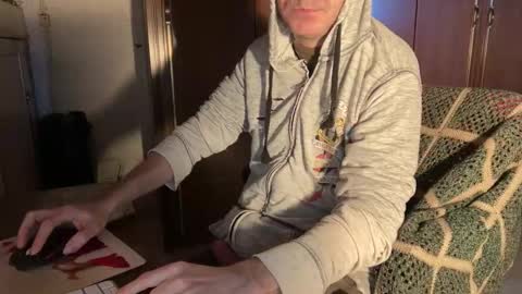 kissofbanned1983 online show from February 18, 10:33 am