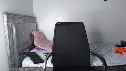 kisssmiles online show from October 20, 5:13 pm