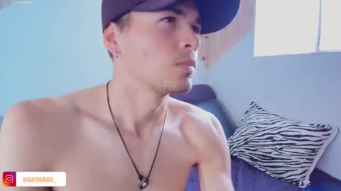 Snapshot of kisstarxxx chatting on October 16, 9:16 pm Helena and Brad online show from October 16, 9:16 pm