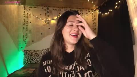 Snapshot of kisstarxxx chatting on October 18, 4:04 am Helena and Brad online show from October 18, 4:04 am