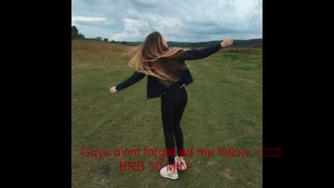 Im Amaia   Everyone Merry Christmas  online show from June 18, 7:52 am