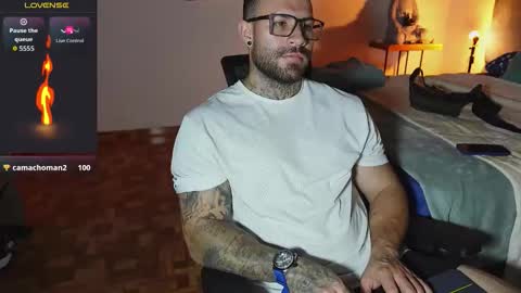 kite__ online show from March 10, 3:39 pm