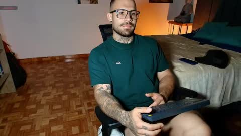 kite__ online show from April 11, 2:38 am