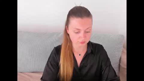 Snapshot of kitkatvel chatting on May 25, 12:44 pm kitkatvel online show from May 25, 12:44 pm