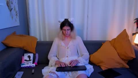 Snapshot of kitsuhi chatting on September 13, 4:07 pm Jackie online show from September 13, 4:07 pm