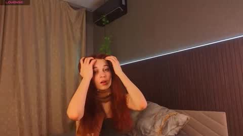 The sexy fox Kitsune online show from November 17, 8:25 pm