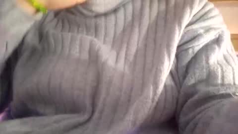 kitsuneniki online show from January 10, 7:48 pm