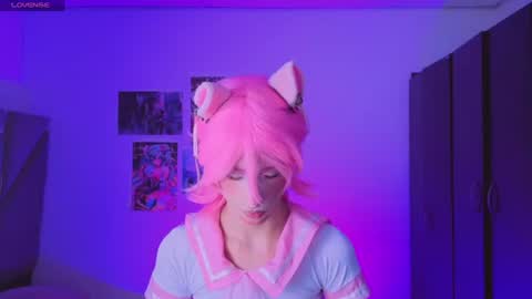 Snapshot of kitsuneplay_ chatting on July 6, 12:57 pm Salvatore online show from July 6, 12:57 pm