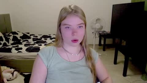 Jennyblonde and Emmabrunette online show from December 4, 2:59 pm
