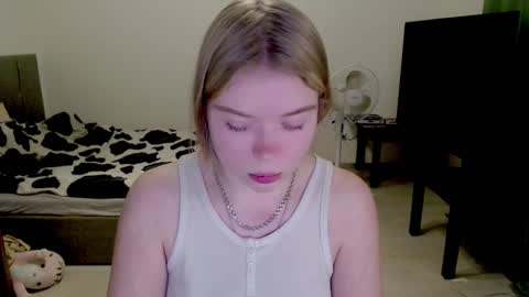 Jennyblonde and Emmabrunette online show from December 7, 1:18 pm