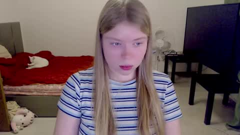 Jennyblonde and Emmabrunette online show from February 8, 9:36 pm