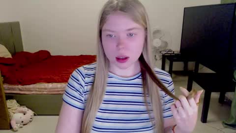 Jennyblonde and Emmabrunette online show from February 9, 12:39 am