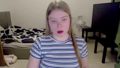 Jennyblonde and Emmabrunette online show from February 21, 9:54 pm