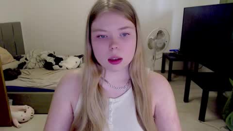 Jennyblonde and Emmabrunette online show from September 22, 2:19 pm