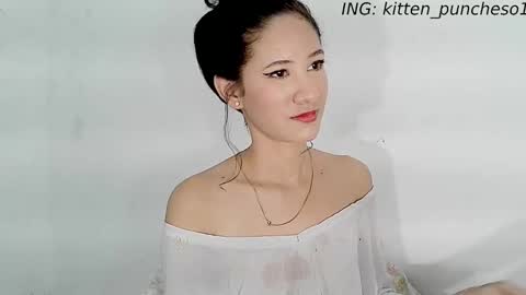 kitten_punches01 online show from September 14, 2:33 am