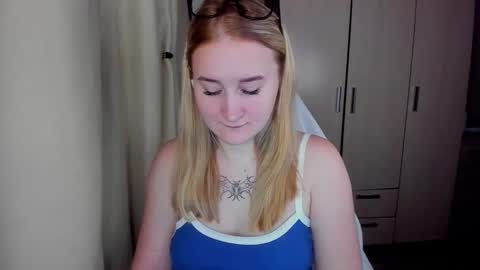 kitten_sun online show from February 20, 2:41 am