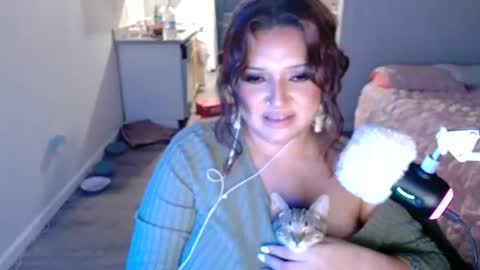Snapshot of kittengonewild chatting on July 16, 7:36 am kittengonewild online show from July 16, 7:36 am