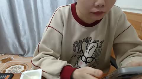 kitti_baby2x online show from December 19, 2:40 am