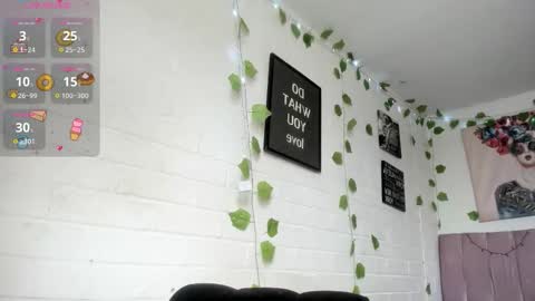  KITTY online show from December 14, 7:40 pm