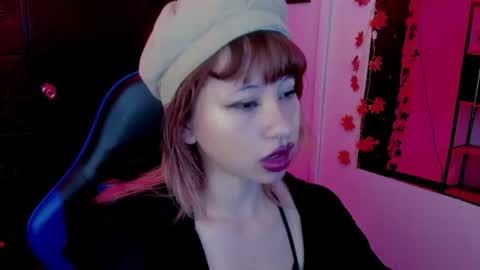 Snapshot of kitty__gang chatting on June 22, 12:57 pm kitty__gang online show from June 22, 12:57 pm