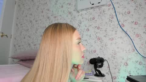 sophie online show from February 6, 5:27 pm