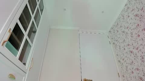 sophie online show from June 28, 4:02 pm
