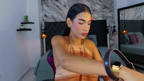 Snapshot of kitty_collins_ chatting on May 7, 11:59 am Kitty online show from May 7, 11:59 am