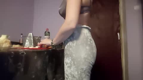 Kitti online show from November 22, 3:33 pm