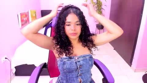 kitty_doll_squirt online show from October 5, 12:03 pm