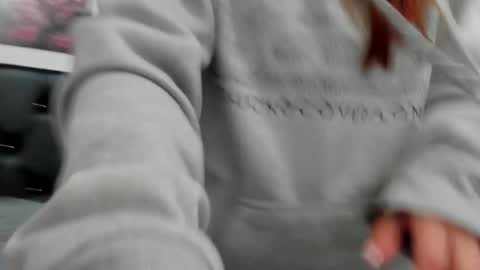 kitty_f00x online show from June 9, 7:14 pm