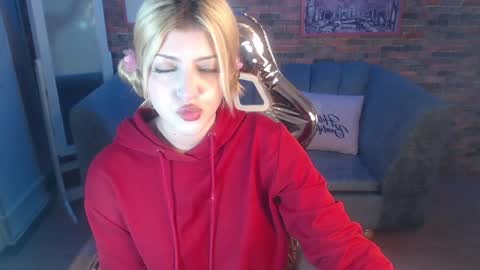 kitty_fox_b online show from December 19, 6:56 pm