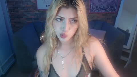 kitty_fox_b online show from January 21, 3:54 pm
