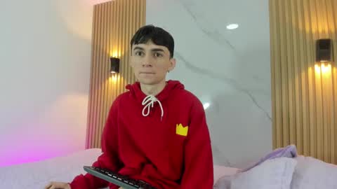 Snapshot of kitty_gill chatting on December 16, 11:33 am kitty_gill online show from December 16, 11:33 am