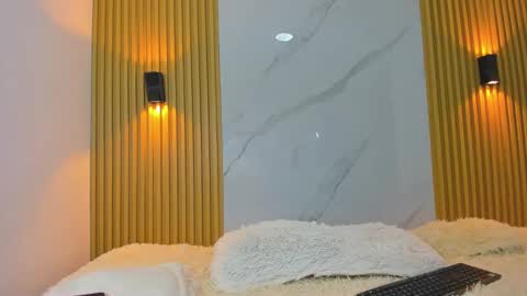 Snapshot of kitty_gill chatting on December 17, 2:11 pm kitty_gill online show from December 17, 2:11 pm